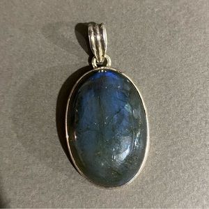Gorgeous Sterling Silver Labradorite Pendant